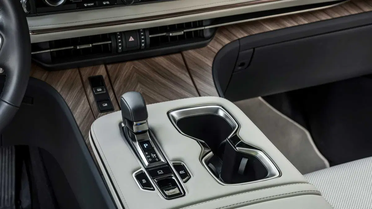 Lexus LM Hybrid 4WD 4 posti Luxury (17)