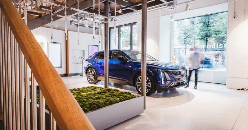 Cadillac, ritorna in Europa con l'elettrica Lyriq: la vedremo in Svizzera 