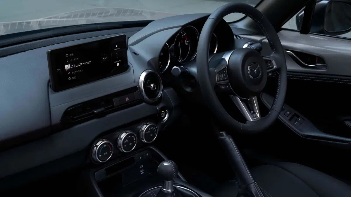Mazda MX-5, mano leggera nel restyling giapponese (6)