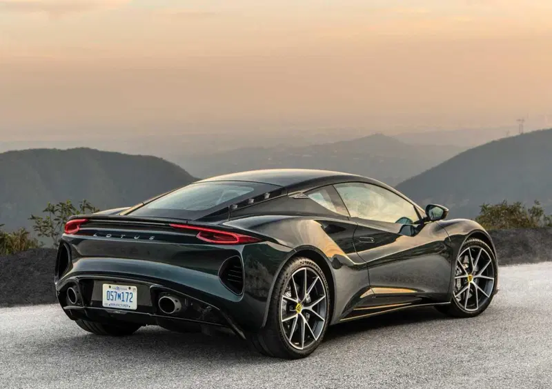 Lotus Emira (2022-->>) (2)