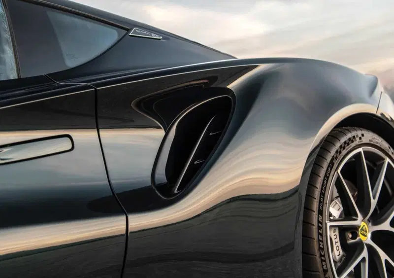 Lotus Emira (2022-->>) (13)