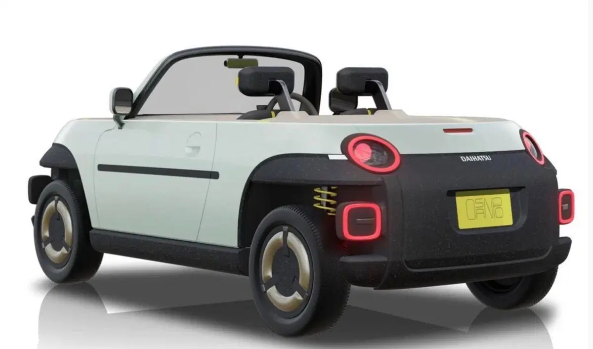 Daihatsu Copen e un mini pick up elettrico a Tokyo 2023 (9)