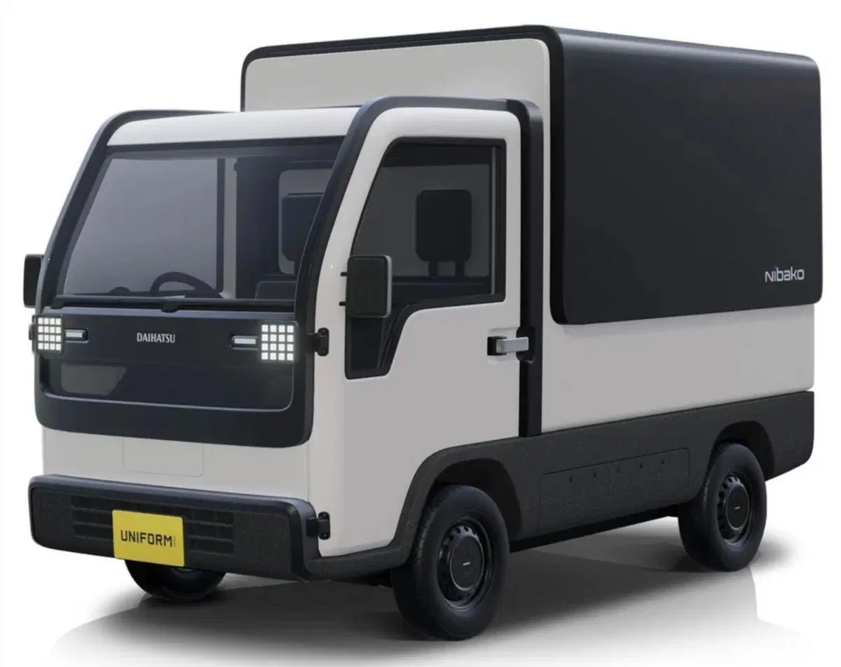Daihatsu Copen e un mini pick up elettrico a Tokyo 2023 (12)