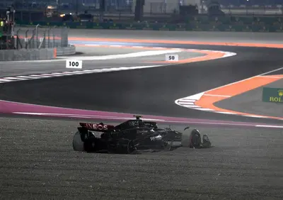 Formula 1, la scelta della Mercedes che ha portato all’incidente tra Hamilton e Russell in Qatar