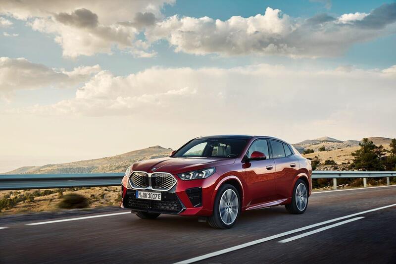 BMW X2: tutta nuova, anche elettrica BMW iX2