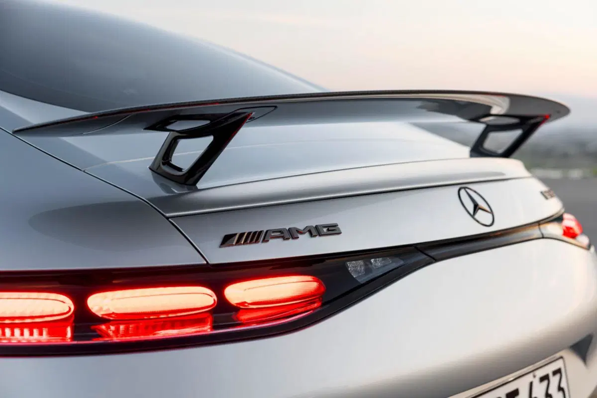 Mercedes-AMG GT Coupé: i prezzi e le caratteristiche tecniche per l'Italia   (9)