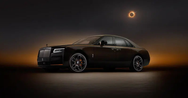 La Rolls Royce con l'eclisse di sole nel tetto: solo 25 esemplari al mondo