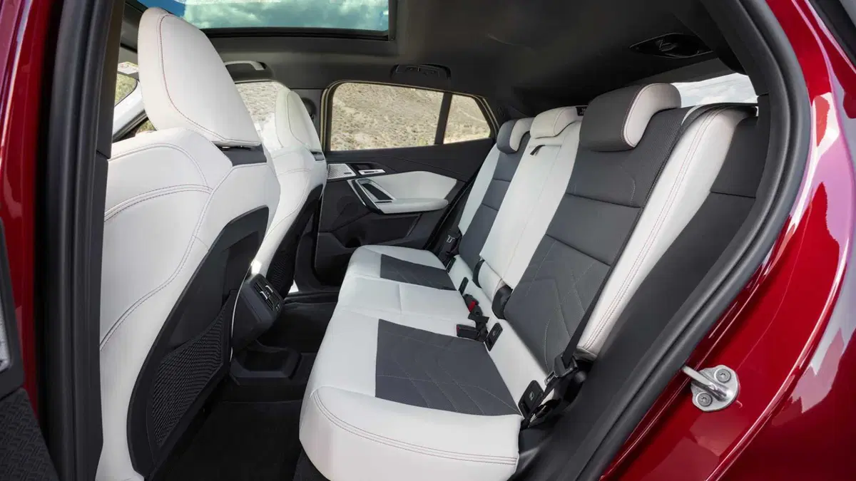 BMW iX2 (10)