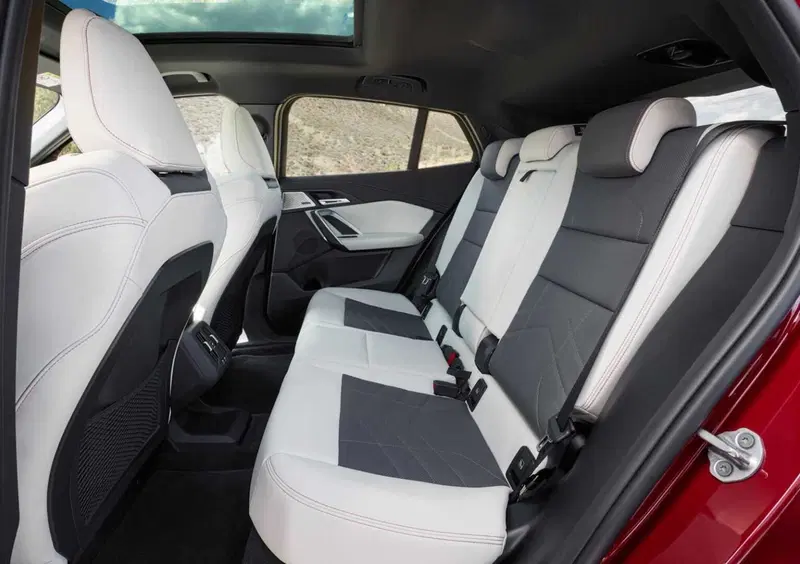 BMW iX2 (10)