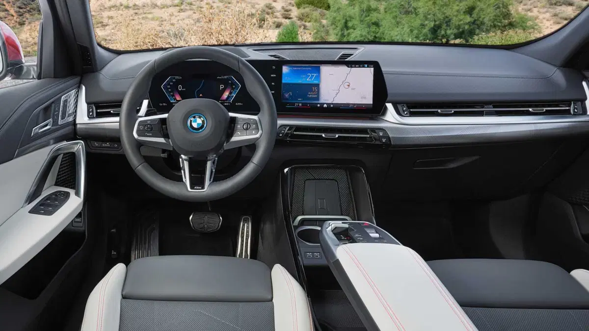 BMW iX2 (9)