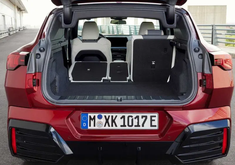 BMW iX2 (12)