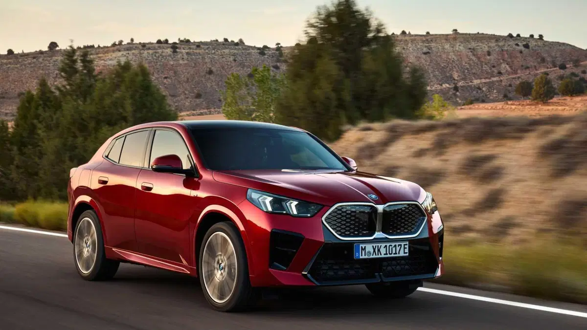 BMW iX2 (2)