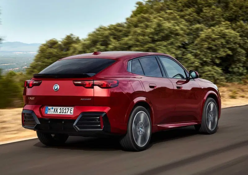 BMW iX2 (5)