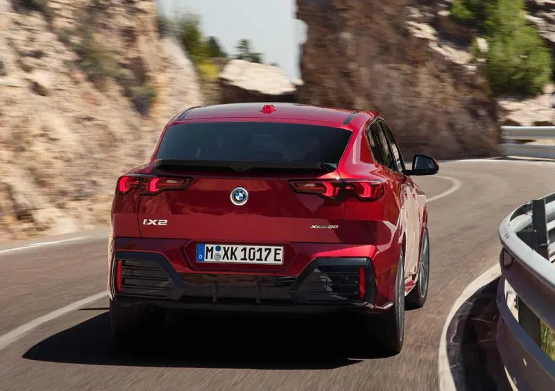 BMW iX2 (8)