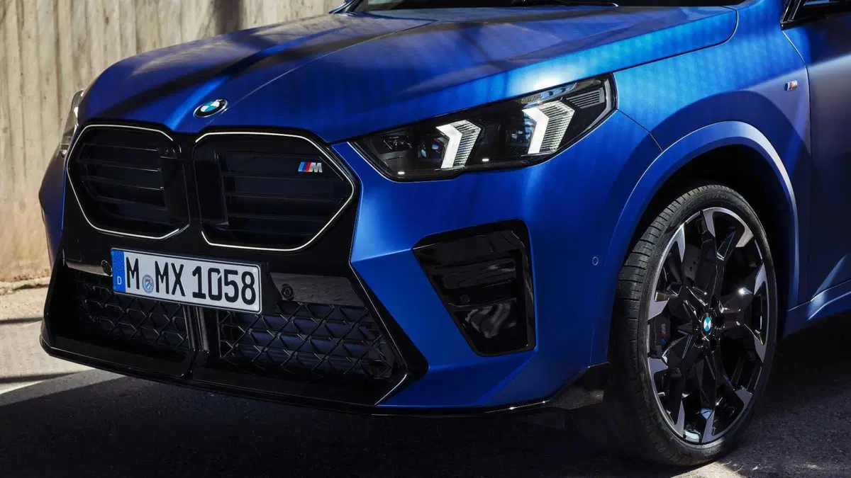 BMW X2 (2023-->>) (12)