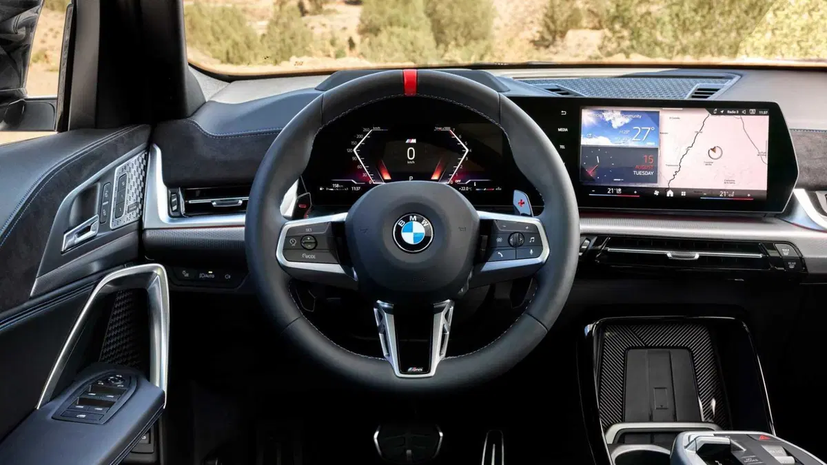BMW X2 (2023-->>) (8)