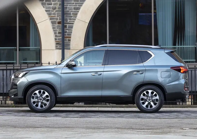 Kg Mobility Rexton (2023-->>) (4)