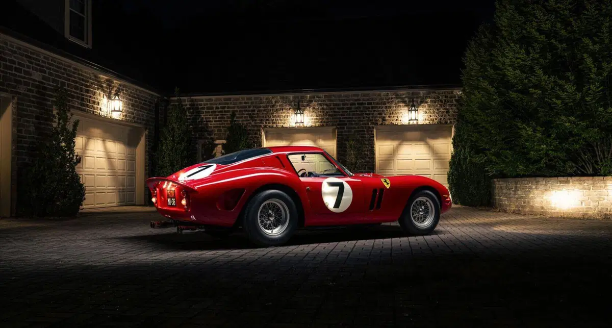 All’asta una delle auto più belle di sempre: la Ferrari 330 LM/250 GTO  (2)