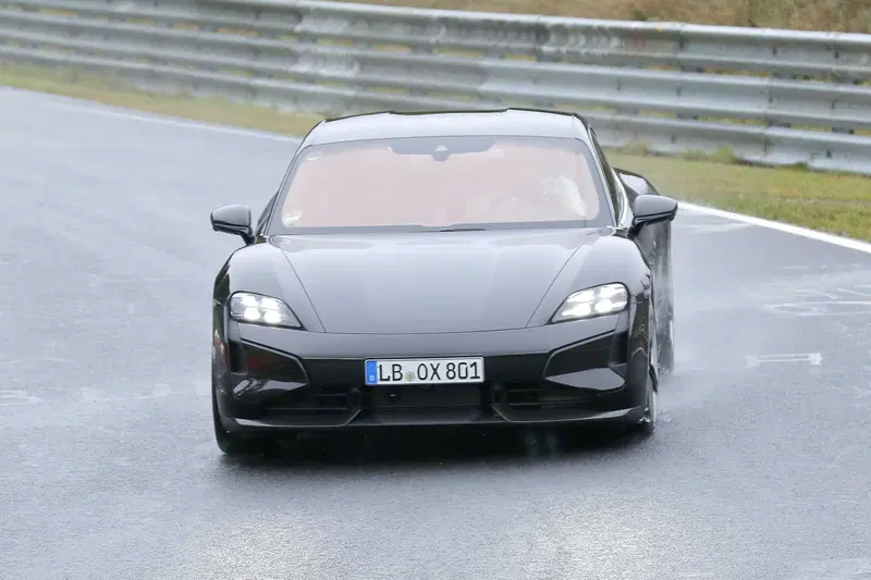 Porsche Taycan, ecco il nuovo Facelift [Foto Spia]