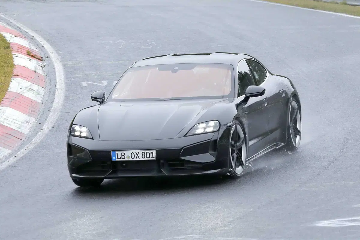 Porsche Taycan, ecco il nuovo Facelift [Foto Spia] (3)