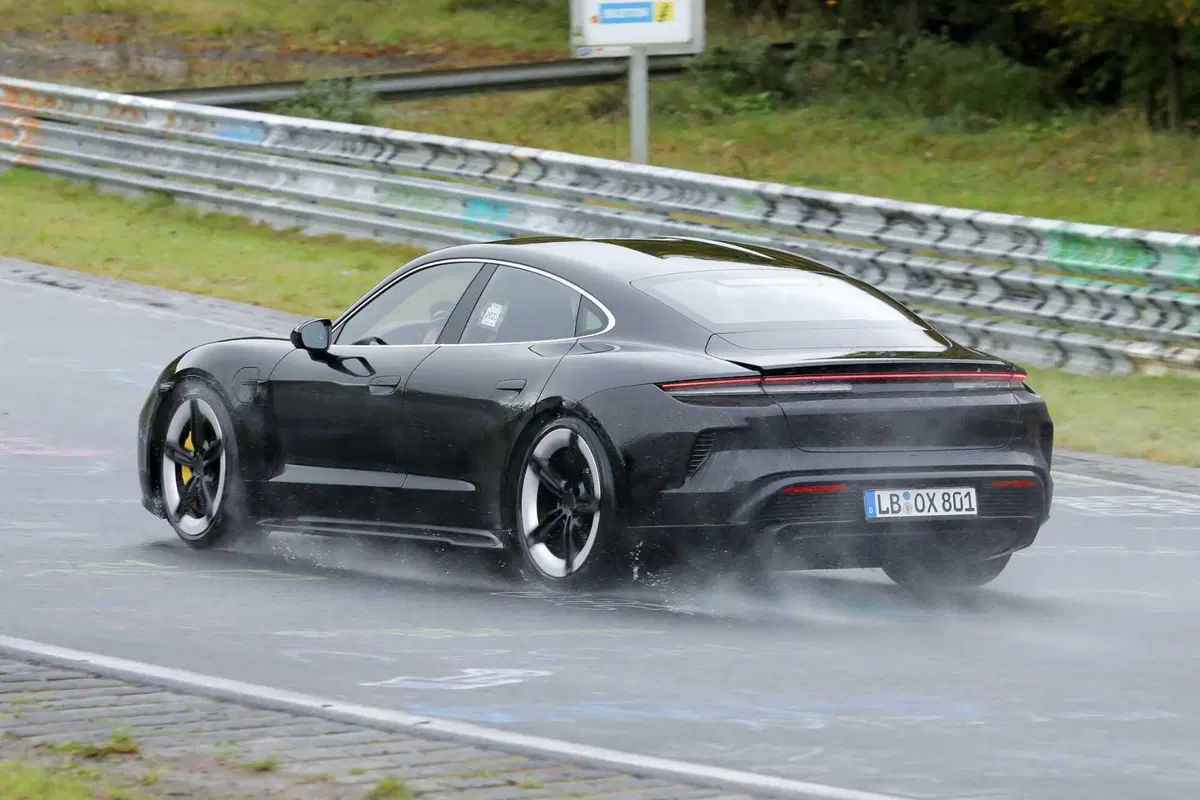 Porsche Taycan, ecco il nuovo Facelift [Foto Spia] (8)