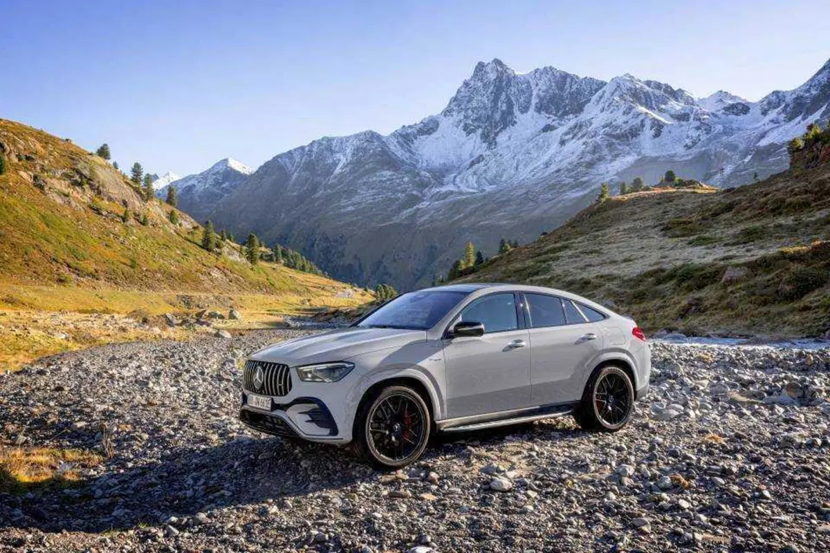 Mercedes AMG GLE 53: potenza di una plug-in hybrid (2)