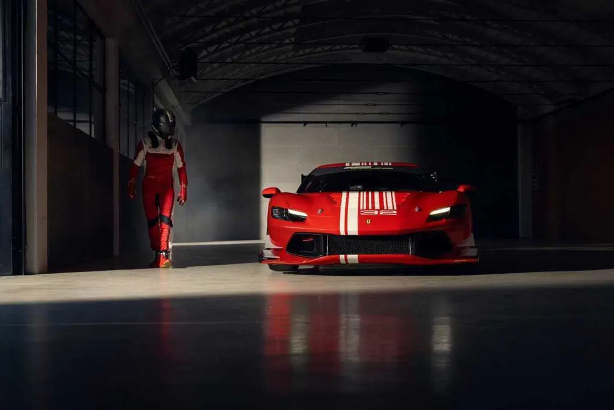 Ferrari 296 Challenge: ci vuole un fisico allenato (9)