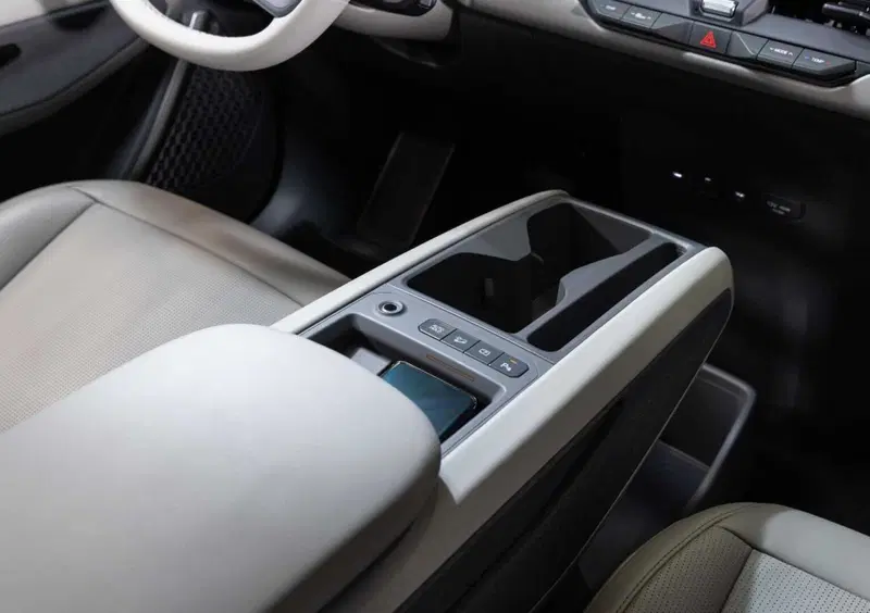 Kia EV9 (2023-->>) (12)