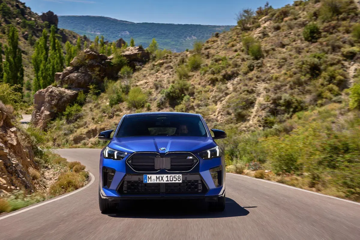 Nuova BMW X2: motorizzazioni, allestimenti, optional e prezzi. Guida all’acquisto (7)