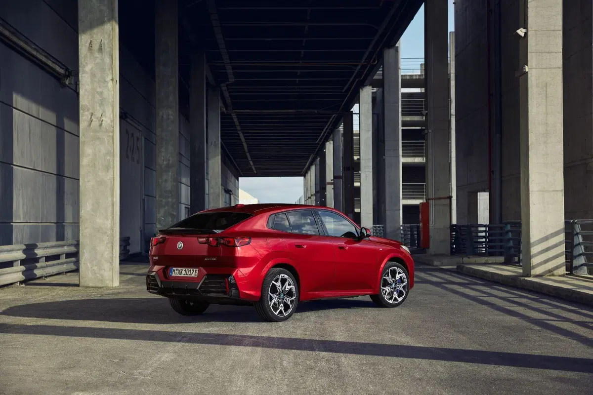 Nuova BMW X2: motorizzazioni, allestimenti, optional e prezzi. Guida all’acquisto (26)