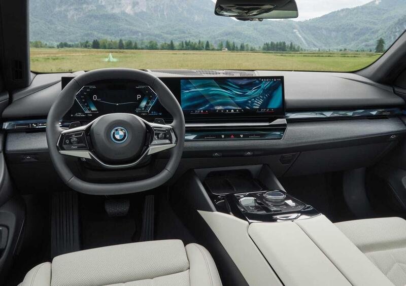 BMW Serie 5 (2023->>) (8)