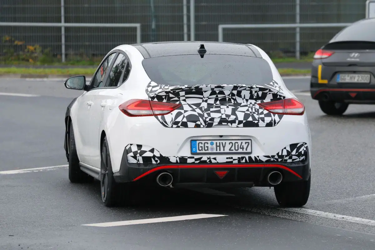Hyundai i30 N Fastback, ecco il nuovo facelift [Foto Spia] (5)