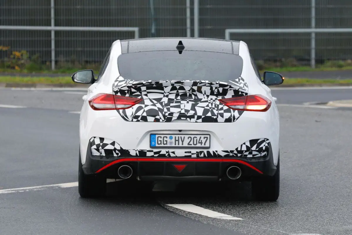 Hyundai i30 N Fastback, ecco il nuovo facelift [Foto Spia] (16)