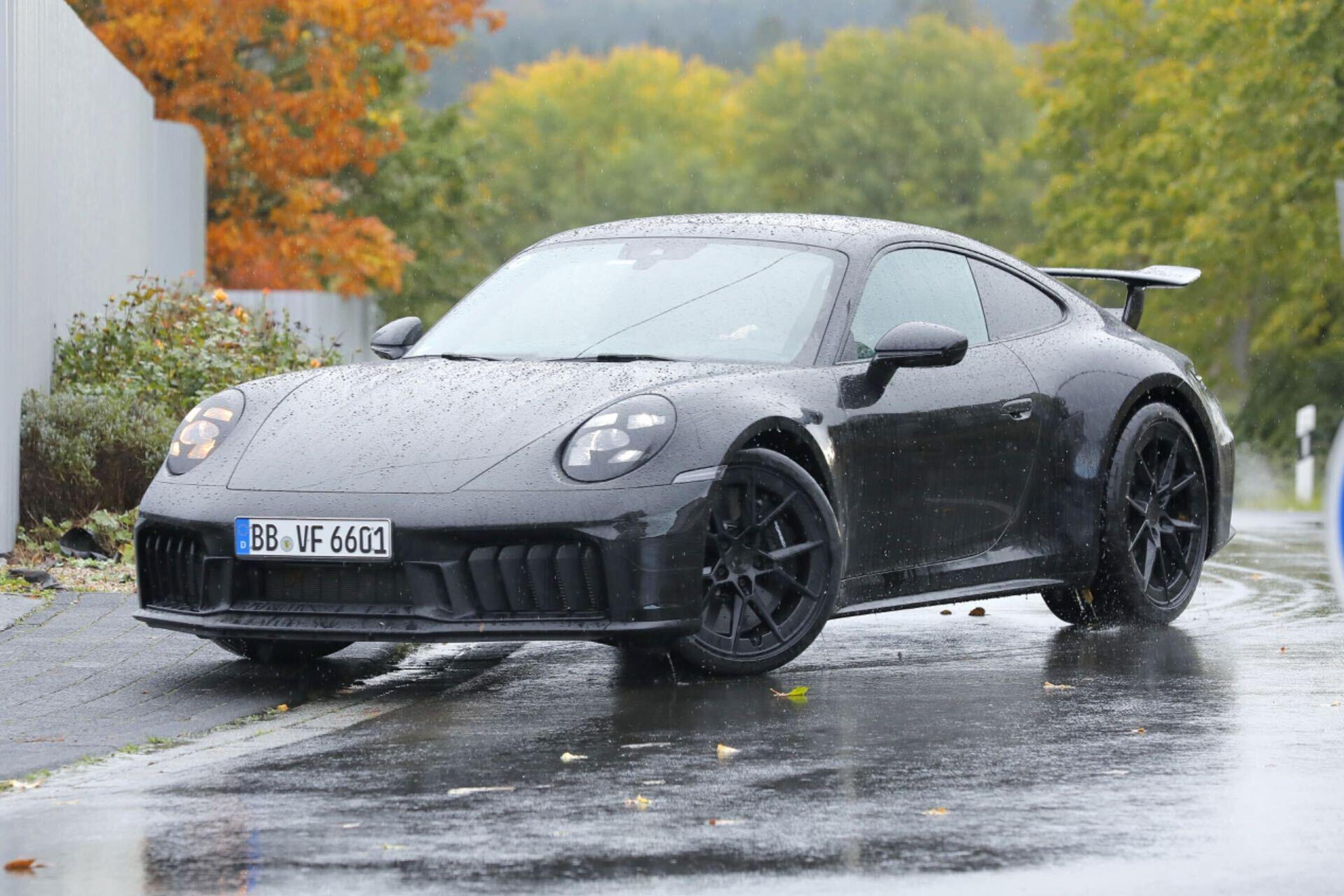 Porsche 911: il nuovo facelift arriva nel 2024 [Foto Spia]