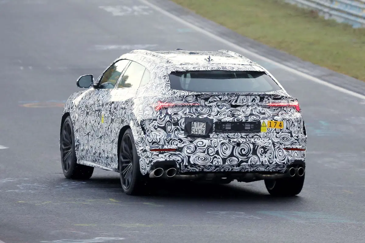 Lamborghini Urus, ecco la variante ibrida Plug-In [Foto Spia] (12)