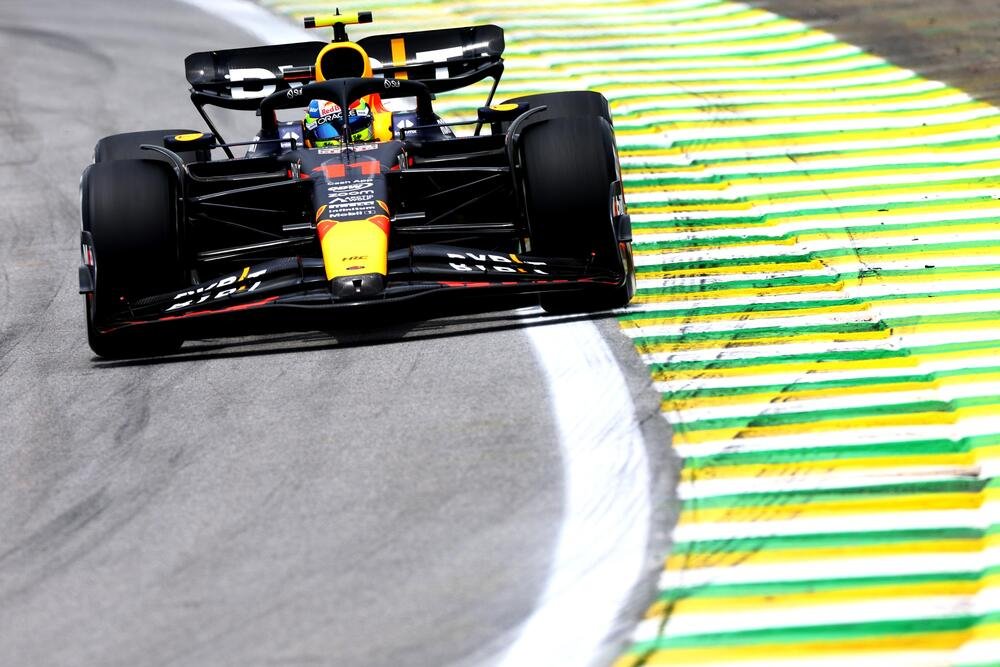 Sergio Perez &egrave; in lotta per il secondo posto nel mondiale piloti con Lewis Hamilton