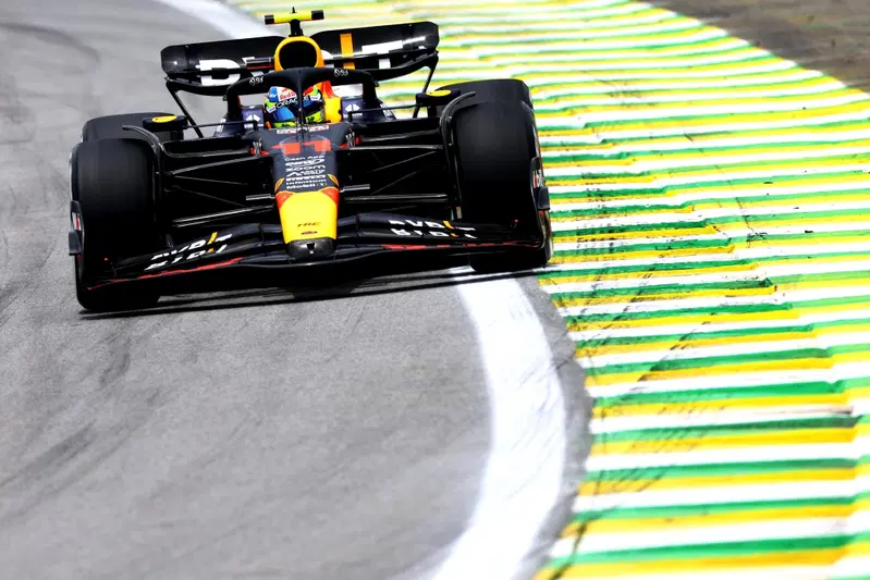 Sergio Perez &egrave; in lotta per il secondo posto nel mondiale piloti con Lewis Hamilton