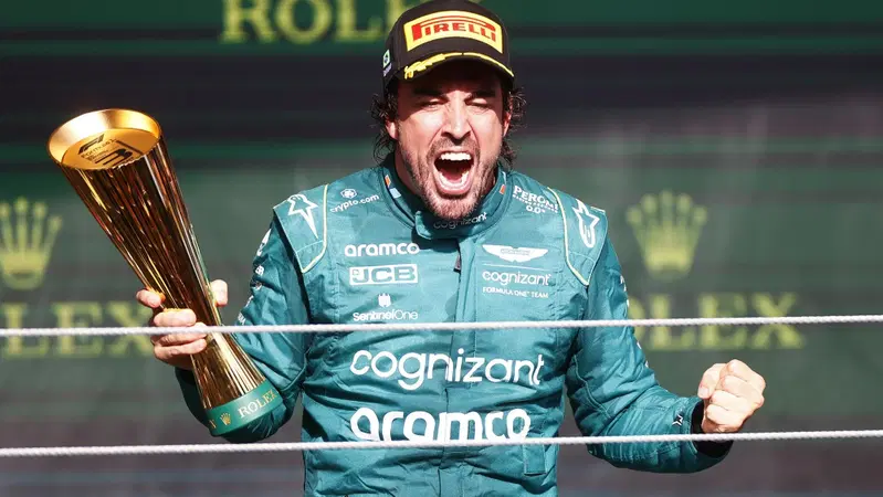 F1: Fernando Alonso, l&rsquo;uomo che corre pi&ugrave; veloce del tempo che passa