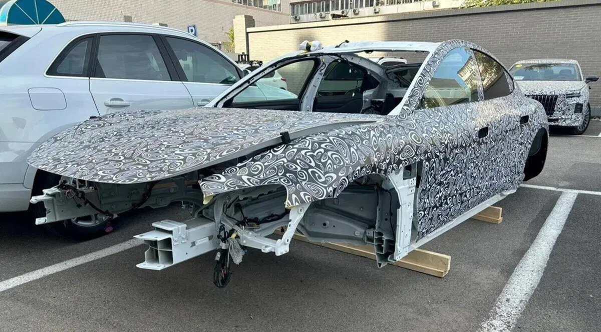 Xiaomi progetto Modena: la berlina elettrica sarà su strada nel 2024 [SPY FOTO] (3)