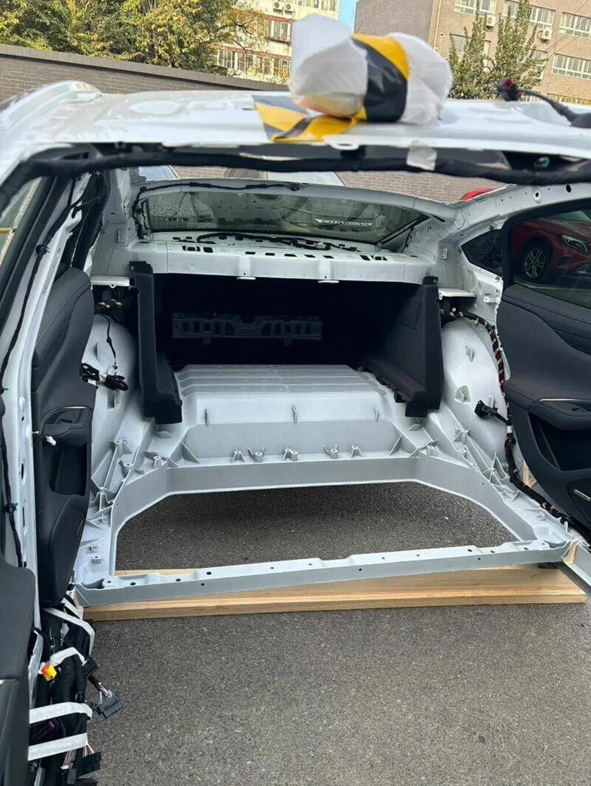 Xiaomi progetto Modena: la berlina elettrica sarà su strada nel 2024 [SPY FOTO] (5)
