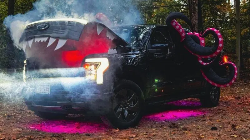 Ford: il brevetto per raccogliere energia interdimensionale per la ricarica dell'F-150 Lightning (magari...)
