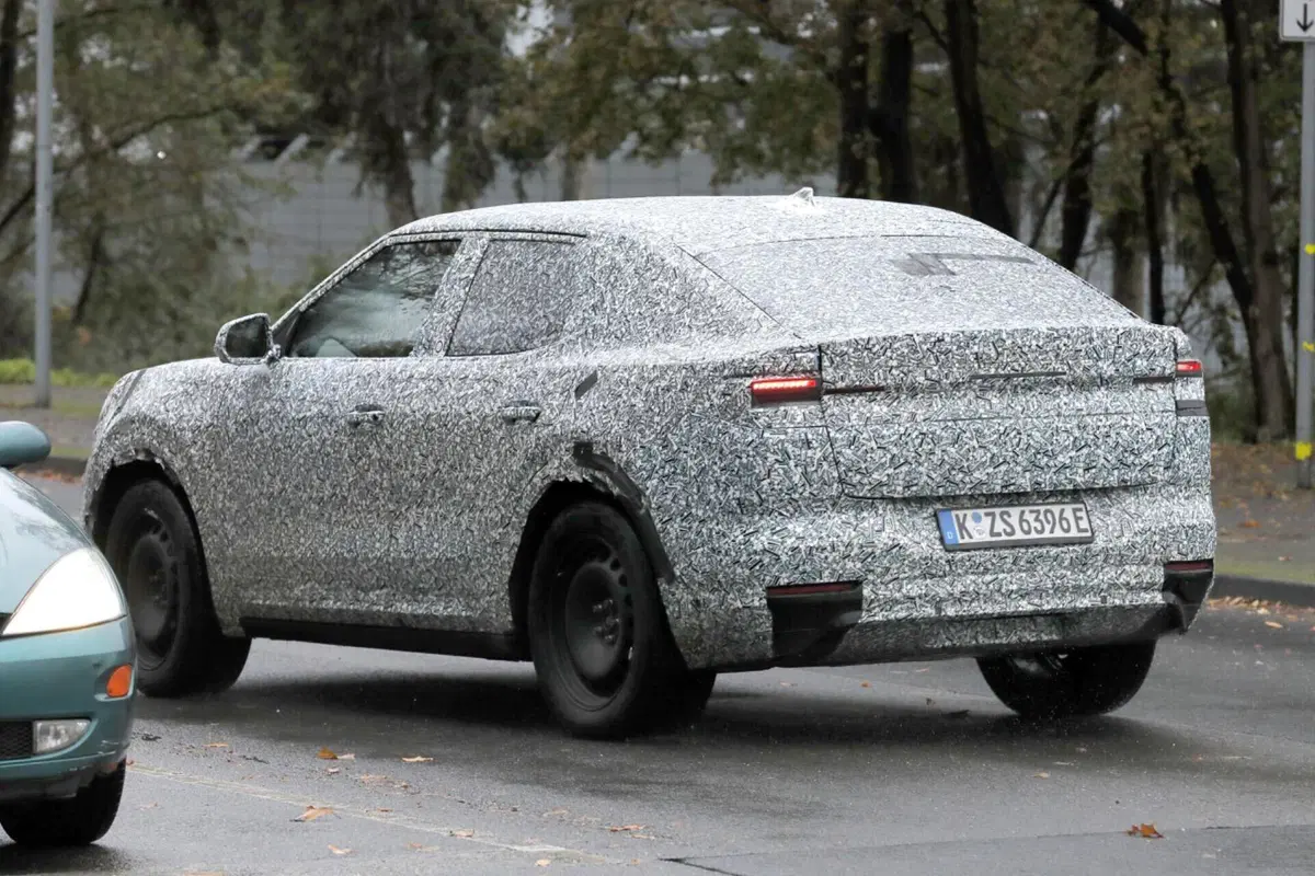 Ford, avvistato il nuovo crossover elettrico [Foto Spia] (4)