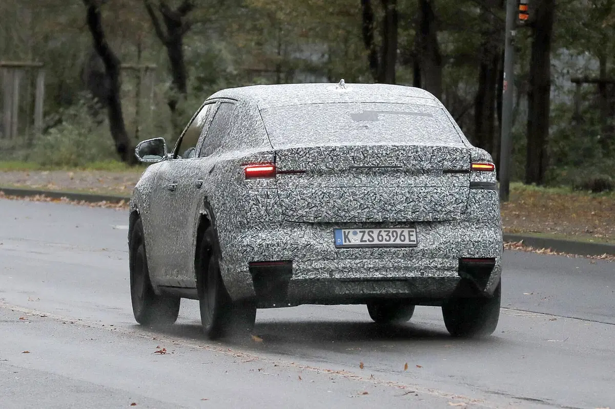 Ford, avvistato il nuovo crossover elettrico [Foto Spia] (6)