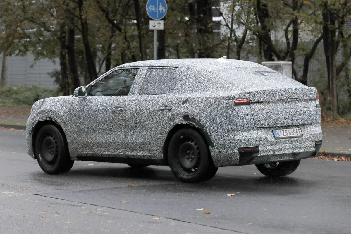 Ford, avvistato il nuovo crossover elettrico [Foto Spia] (9)