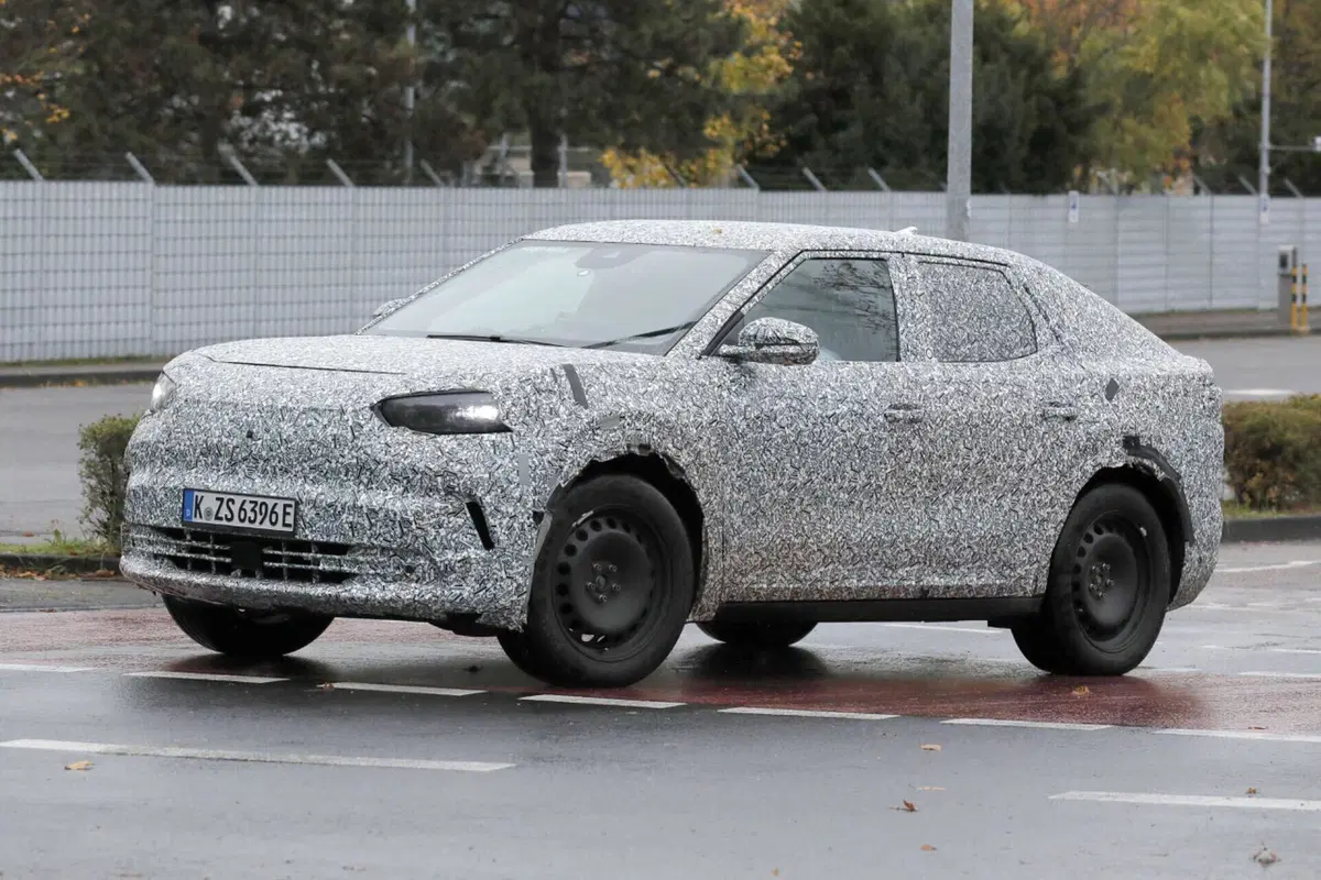 Ford, avvistato il nuovo crossover elettrico [Foto Spia] (14)