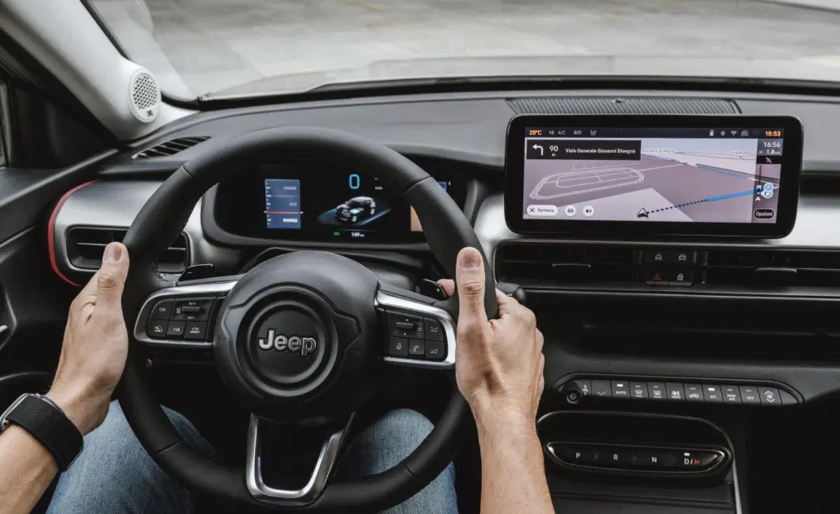 Jeep Avenger, ecco la nuova versione ibrida (7)