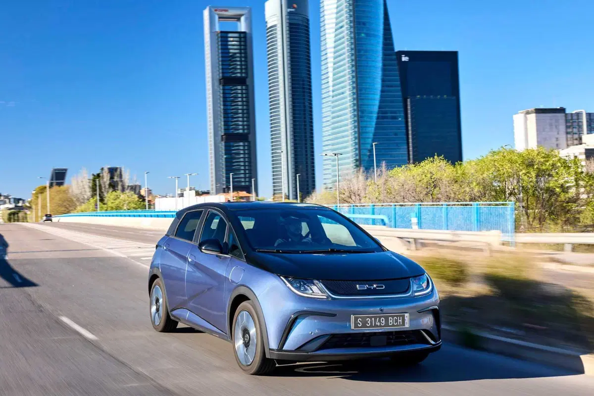 BYD Dolphin: la suv elettrica è appena arrivata e fa un gran "rumore" (24)