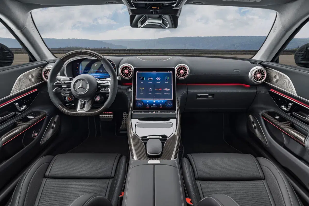 Mercedes AMG GT 2023, il V8 da 585 Cv è più “comodo” [VIDEO] (6)