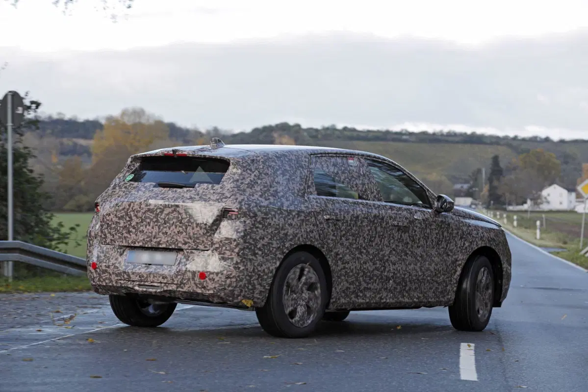 Opel Grandland, ecco il prototipo della nuova generazione [Foto Spia] (3)