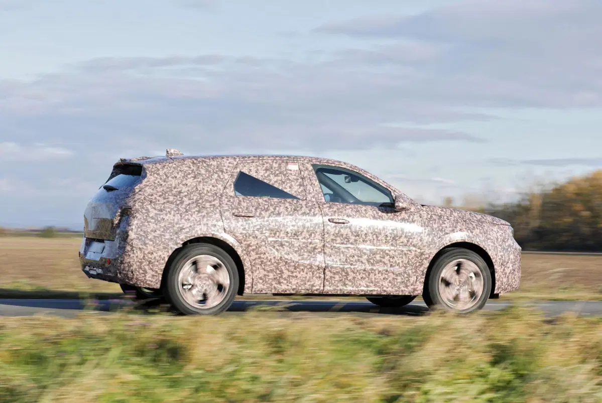 Opel Grandland, ecco il prototipo della nuova generazione [Foto Spia] (8)